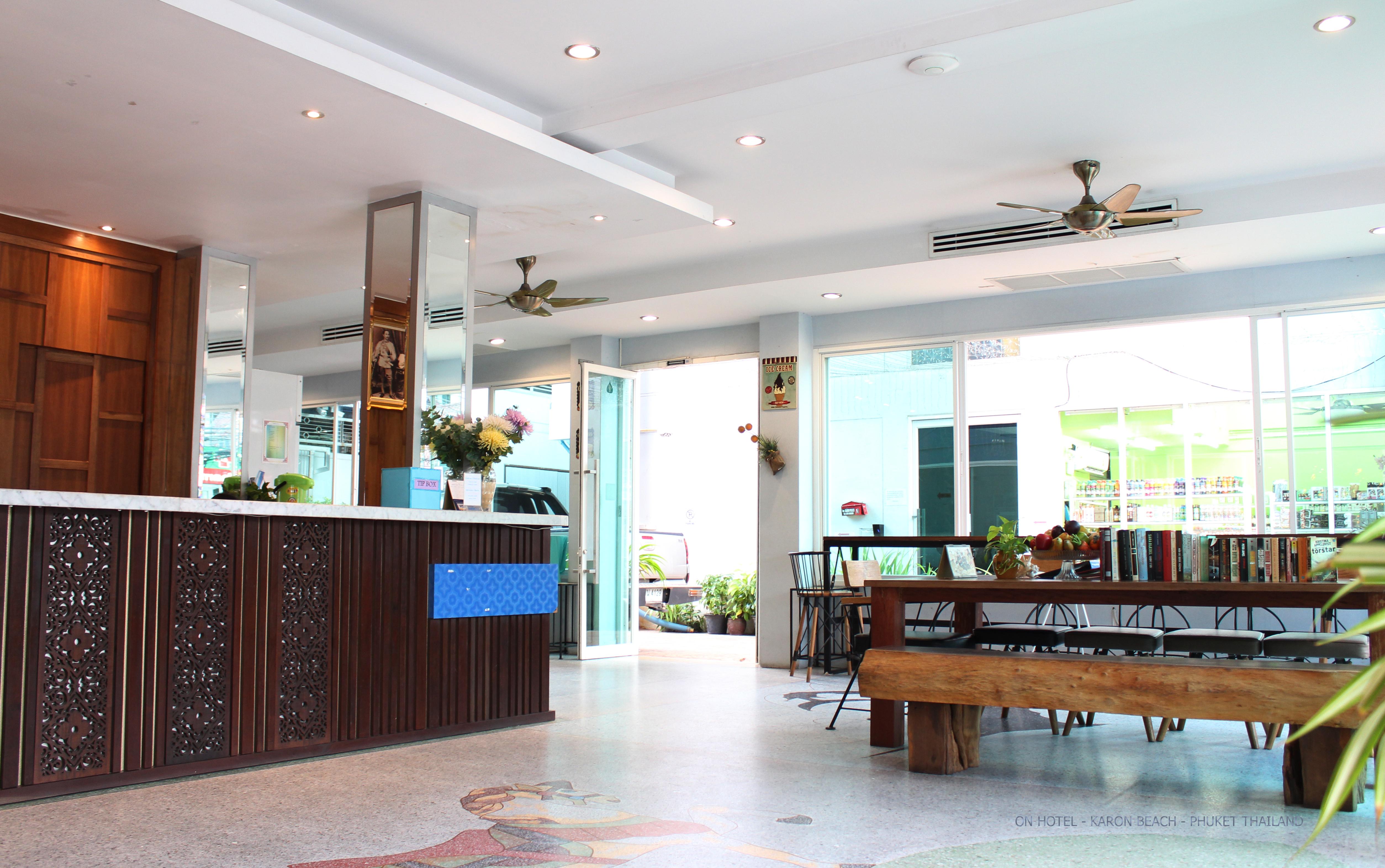 On Hotel Phuket - Sha Karon Exteriör bild